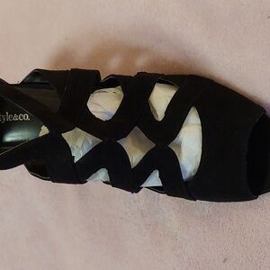 BLACK SUEDE heels with cutout design